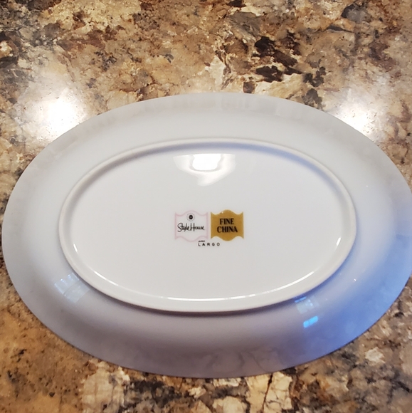 Style House Serving Bowl - Picture 2 of 3